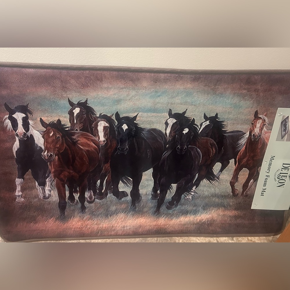 NWT Running Horses Memory Foam Mat Brown & Black